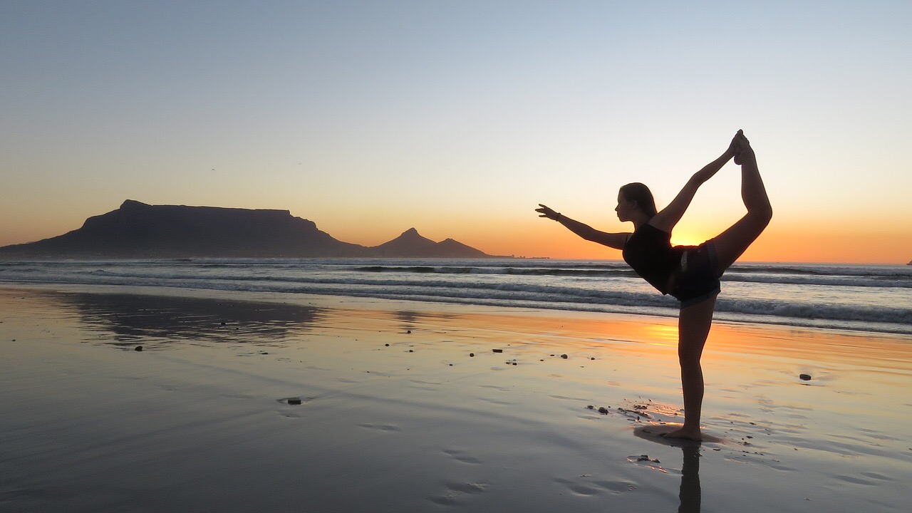 5 Basic Yoga Poses We Should All Practise